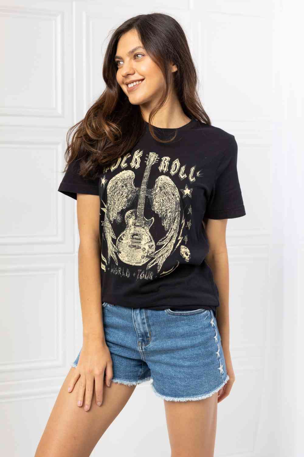 🎸 ROCK & ROLL Vintage Tee - Vintage Vibes for the Ultimate World Tour Journey! 🌍🤘